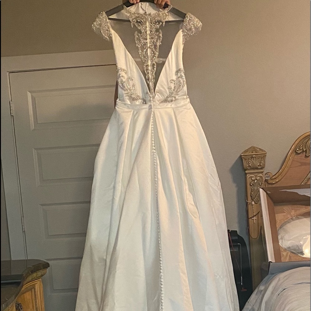 Ivory Wedding Gown with detachable half skirt - Picture 8 of 8